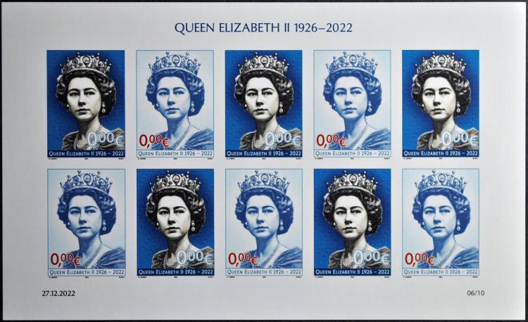 2022 - 0£/0Є - Queen Elizabeth II (1926-2022) 10 stamp 2B